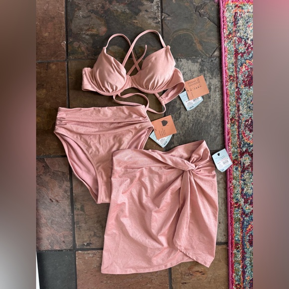 Shimmery pink 3 pc bikini set - Picture 1 of 2
